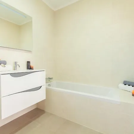 Villa In Albufeira Near Sea Beach * Albufeira