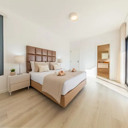Villa In Albufeira Near Sea Beach