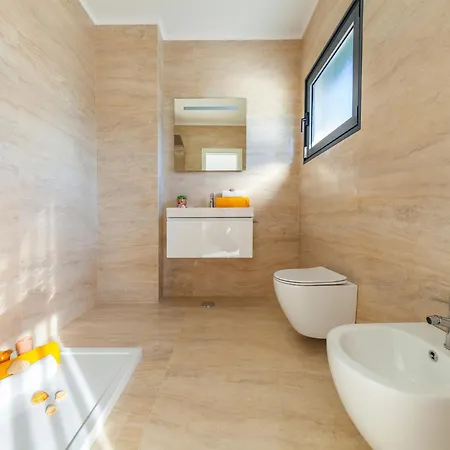 Villa In Albufeira Near Sea Beach אלבופיירה
