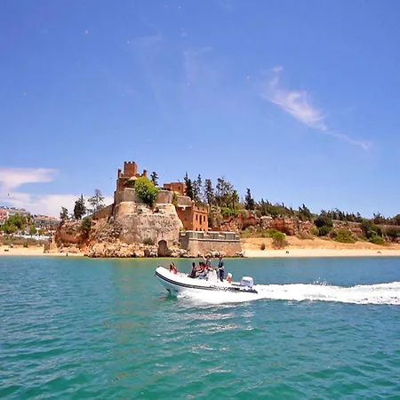 Villa In Albufeira Near Sea Beach וילה